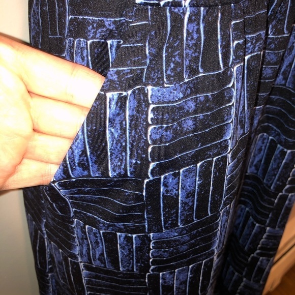 J. McLaughlin Emma Dress Catalina Cloth Black Blue White Size Medium - Picture 4 of 10